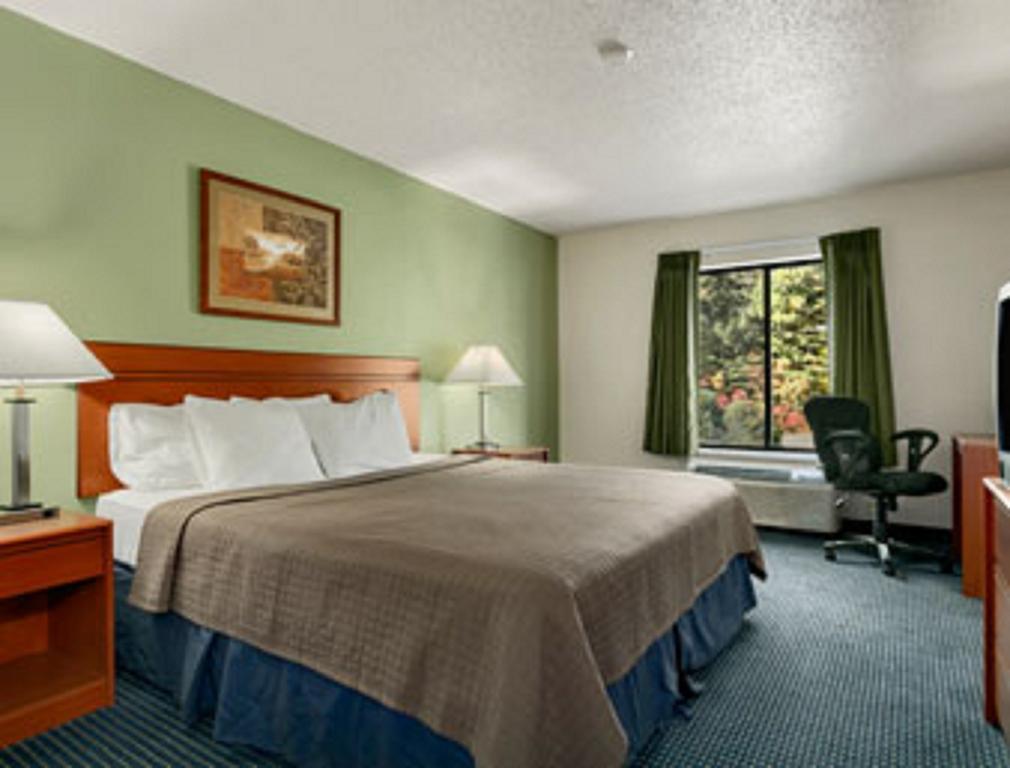 Days Inn & Suites By Wyndham Wisconsin Dells Room photo
